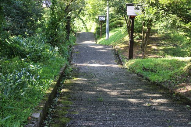 諏訪町石段